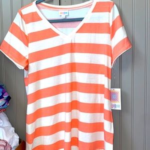 NWT Christy tee from LuLaRoe. Size large.